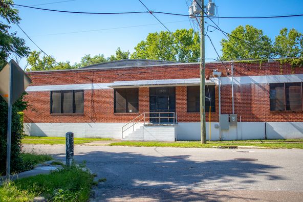 Riverside Warehouse District - Space 42: 2670 Phyllis St, Jacksonville, FL 32204